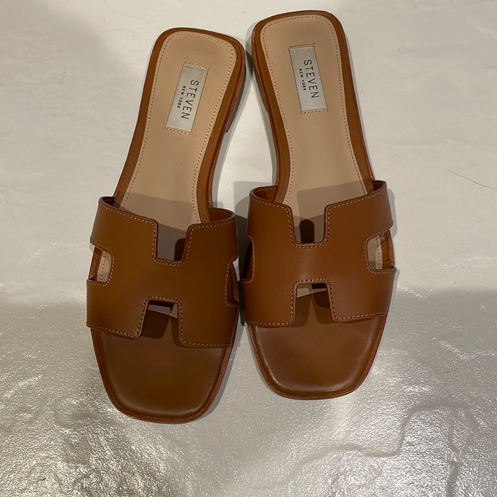 Steve Madden flip flops